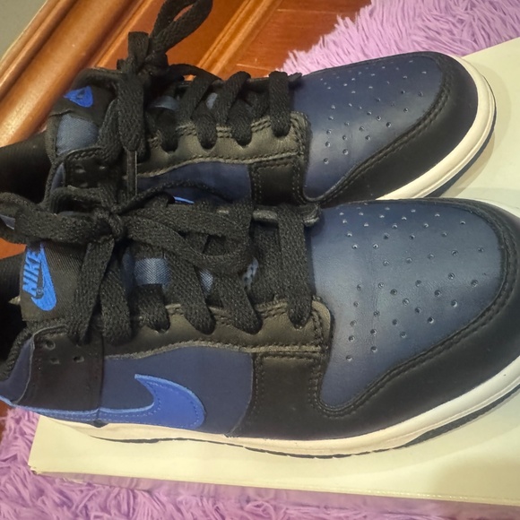Nike Dunks - Picture 2 of 4